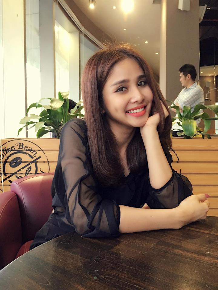 Thảo Trang sexy và nóng bỏng trong hình ảnh mới 'Tâm. Hạnh phúc đến từ Tâm. Nhẹ nhàng và sâu lắng, đôi khi Tâm là băng, đôi khi Tâm là nắng ấm. Em yêu Tâm, yêu chính cái Tâm ấy. Tâm mãi bên e nhé! Chúc cả nhà ngủ ngon nha. Shbet888.com link không chặn của FA hay tự kỷ đêm khuya vậy á, cả nhà thông cảm cho con em nhé..!! Hí hí'.