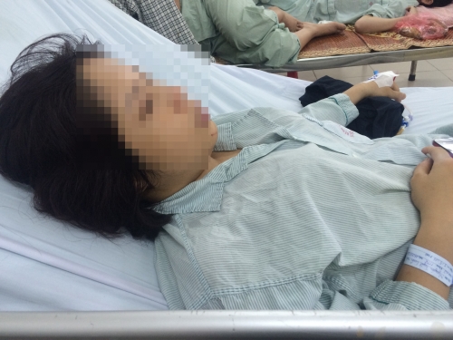 Nghẹn ngào lời kể của người vợ bị chồng cắt quần áo, dọa giết