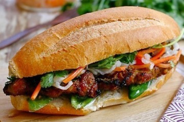Tin phụ nữ ngày 10/5:Ngộ độc, mất ý thức vì ăn bánh mì kẹp thịt