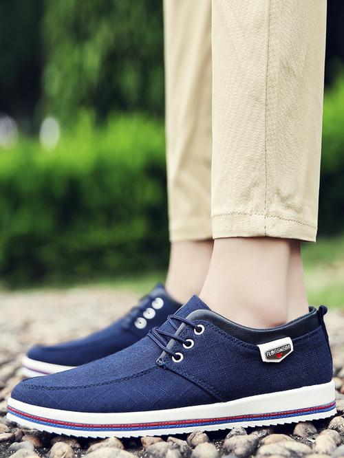Quang Lê phân ưu nỗi buồn với người đồng nghiệp.