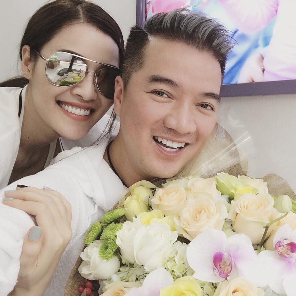 Quế Vân selfile cùng Đàm Vĩnh Hưng 'Dạ em biết rồi đại ka, em sẽ nghe lời ạ hehe' anh em ta là củ su hào, củ su hào trồng ở đâu nào? Củ su hào trồng ở bên lào'.