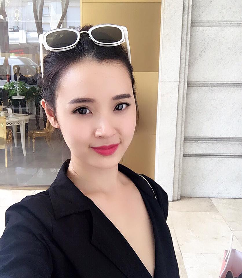 Hotgirl Midu khoe hình ảnh selfile xinh đẹp 'Đừng bao giờ cúi đầu. Hãy luôn ngẩng cao. Nhìn thẳng vào mắt thế giới”.