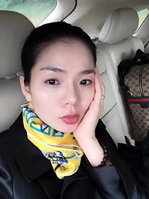 Lệ Quyên: 'Sau 6 tiếng ngủ gà ngủ gật cũng đã tới Seattle...trời mát mẻ, dễ chịu, quan trọng là sắp được về Việt Nam với con'.