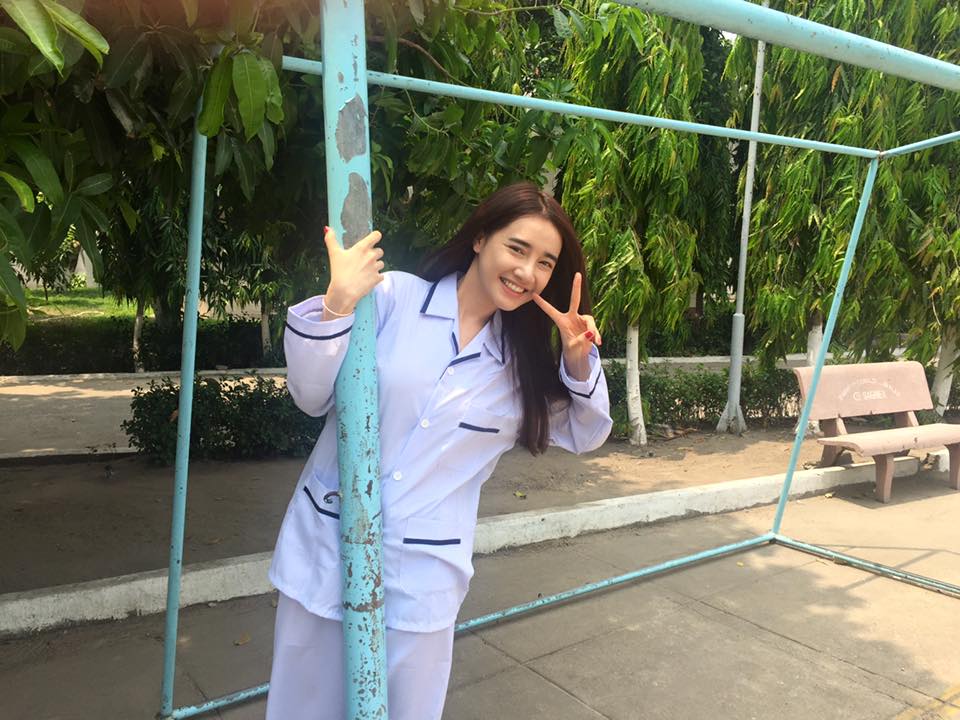 Nhã Phương bất ngờ trở thành 'Bệnh nhân ôm cột'.