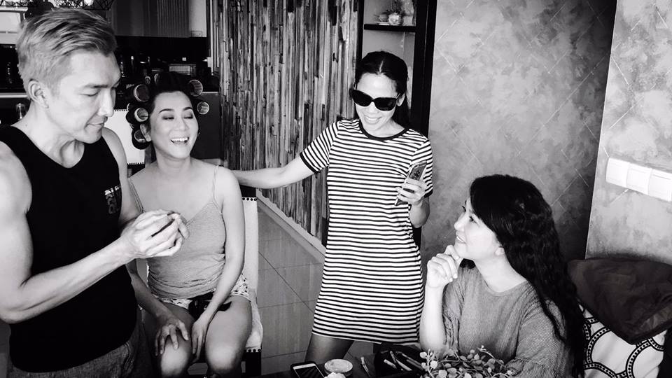 MC Kỳ Duyên 'Một tấm hình bằng ngàn lời nói....để ghi lại những khoảnh khắc hạnh phúc tuyệt vời của đêm premier Nữ Đại Gia!'.