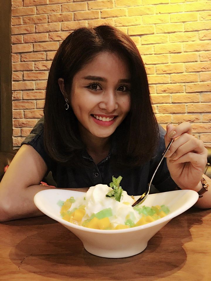 Thảo Trang 'Cứ vui đi vì cuộc đời cho phép...!!!'.
