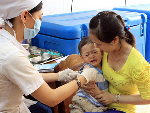 Vì sao lại chuyển đổi dùng vắc xin bại liệt mới cho trẻ em?