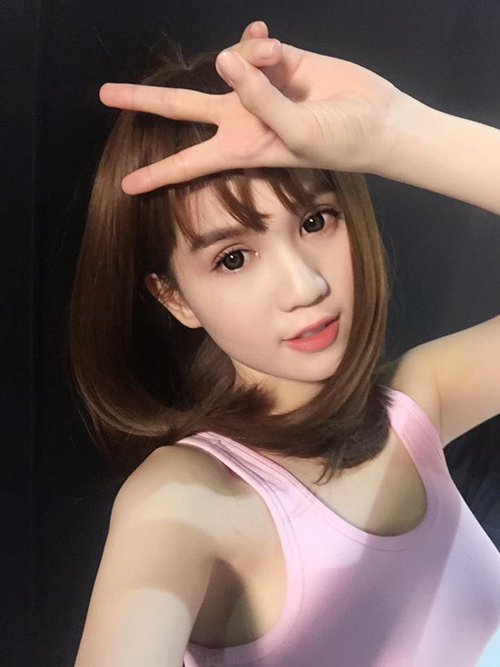 Ngọc Trinh khác lạ, xinh xắn như búp bê với Shbet123 Link Vào ShBet Mới Nhất giả. Không thể phủ nhận một điều rằng Nữ hoàng nội y ngày càng xinh đẹp, sexy và thành công.
