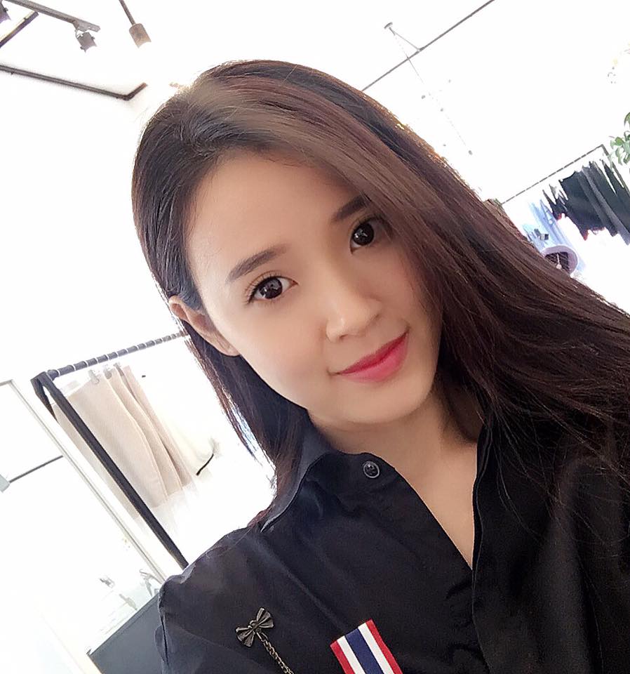 Hotgirl Midu 'Đôi mắt là cửa sổ tâm hồn . Giữ tâm hồn sạch để ánh mắt luôn trong'.