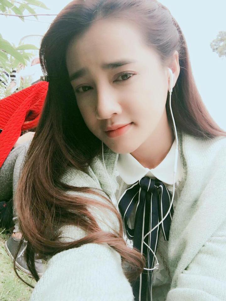 Nhã Phương thừa nhận 'Sắp được về rồi' khi đang bên Hàn Quốc diễn phim 'Tuổi thanh xuân 2'.