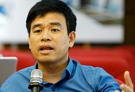 Em bé 2 tuổi bị bỏ rơi tại quán phở được doanh nhân nhận nuôi