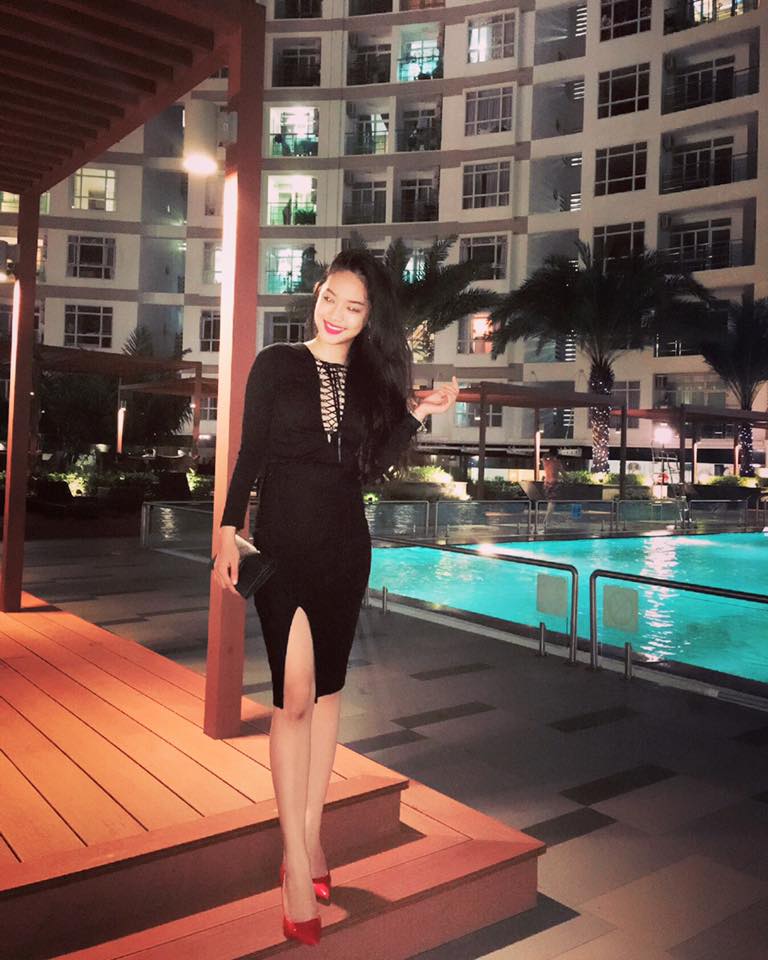 Thúy Vi 'Tấm ảnh đang đẹp nên đừng nhìn vào đôi mắt ấy nha'.