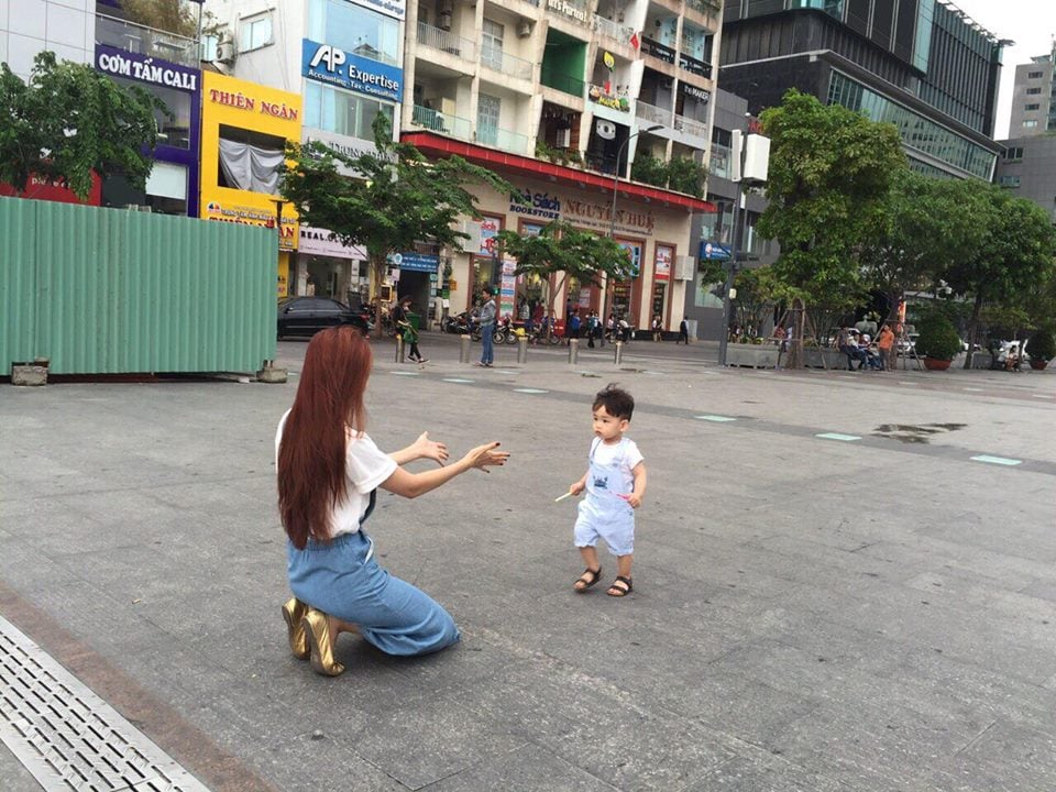 Diễm Hương triết lý Shbet16 chơi game trực tuyến: 'Cứ mãi sợ tiến lên, ta chẳng bao giờ tới đích. Cứ mãi loay hoay mà không tự tìm hiểu kĩ, đừng bắt con hơn người!'.