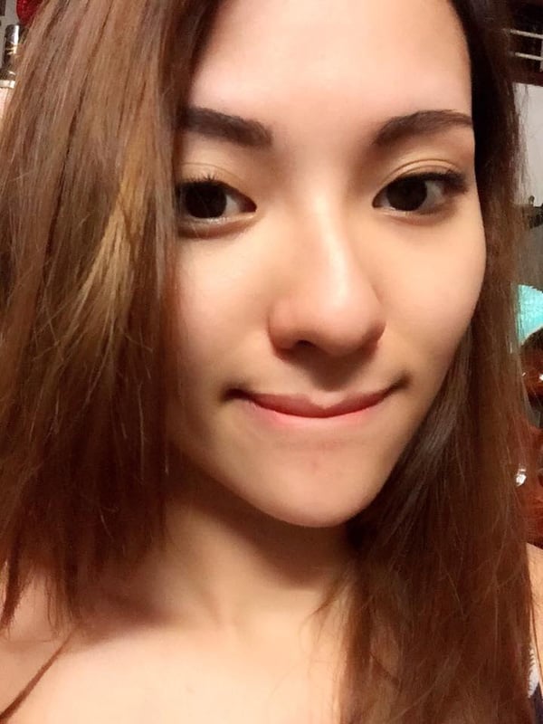 Hồng Quế chia sẻ: 'Trộm vía từ ngày bầu Cherry da mặt chả có em mụn nào hết. Sướng nhất là như vậy.Không biết bjo mũi mới bị nở ra như quả cà chua nhỉ?'.