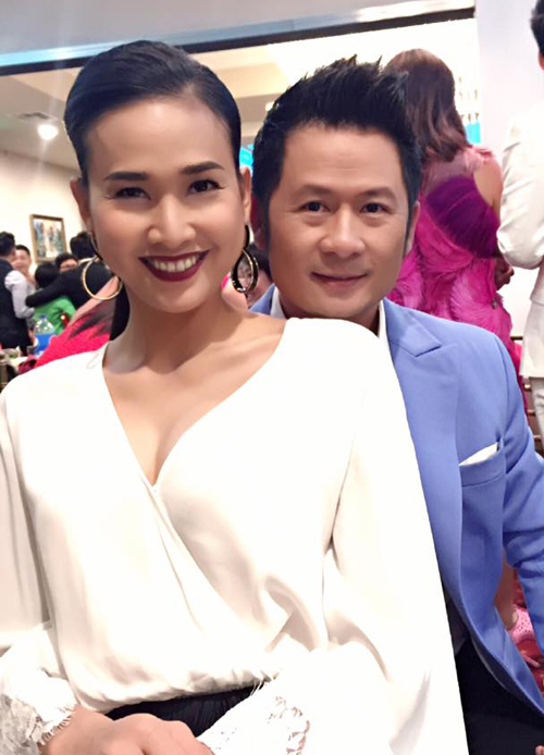 Dương Mỹ Linh tình cảm đi dự tiệc cùng Bằng Kiều 'Đi tiệc mà môi bạn hơi sẫm nhỉ'.