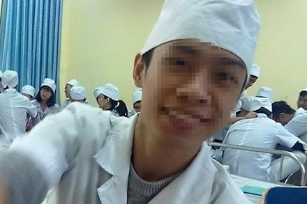 Nam thanh niên bị điện giật tử vong khi sử dụng ấm siêu tốc