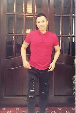 Khắc Tiệp 'Cậu bé 18 tuổi mặc áo đỏ!'.