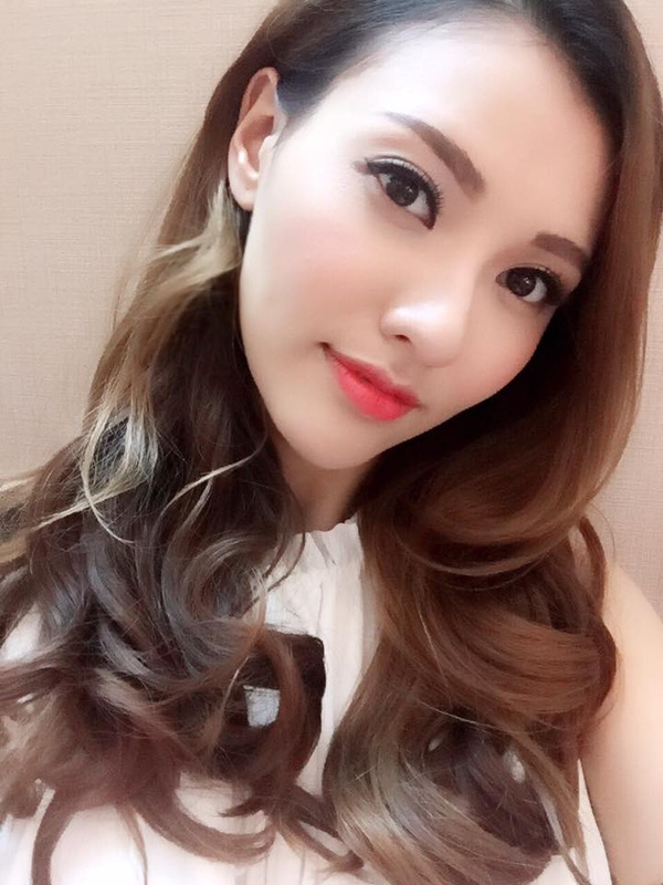 Hồng Quế đồng cảm với quan điểm 'Đàn bà hơn nhau ở tấm chồng' - đó là trước đây khi họ là 'Hậu Phương', là ở phía sau ủng hộ Người đàn ông của mình. Nhưng thời nay 'Đàn ông hơn nhau ở Đàn bà'. Đàn bà xinh đẹp chưa đủ, nhan sắc có thể giúp bạn chạy nhanh. Nhưng Khôn Ngoan giống như Đôi Cánh, càng khôn ngoan, càng tinh tế, bạn càng bay xa. Hãy là Người đi cùng, là Sánh bước, là cận kề, là chia sẻ, là một nửa khối óc và là Bộ Mặt của Anh ấy! Và dĩ nhiên...'.