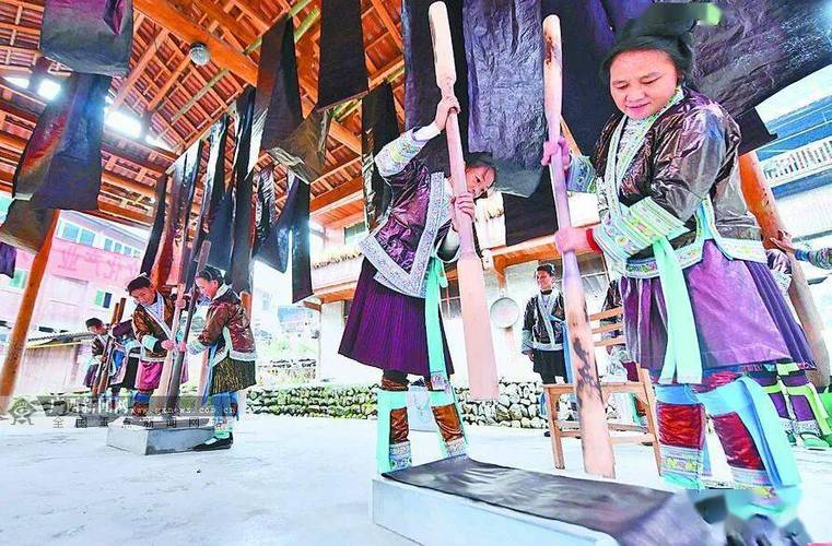 “Arya luôn mệt mỏi và than phiền vì bị khó thở. Con trai tôi chỉ biết ăn và ngủ. Khi không ăn, không ngủ, Arya nhảy vào bồn tắm và nằm trong đó nhiều giờ.”