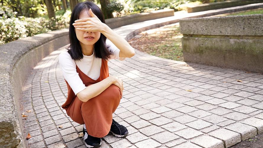 Để giúp con giảm cân, cha mẹ của Arya đã quyết định giảm bớt lượng thức ăn của Arya và chủ yếu chỉ cho cậu bé ăn gạo lứt.