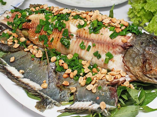 Chuối rất giàu vitamin B, dưỡng chất giúp duy trì năng lượng cao trong thời gian dài. Nó cũng hỗ trợ quá trình sản xuất hóc-môn testosterone, tăng ham muốn tình dục.