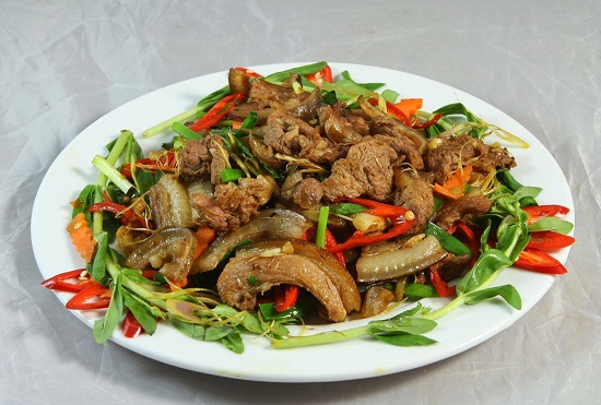 Cách làm món thịt lợn xào sả ớt thơm nồng hấp dẫn
