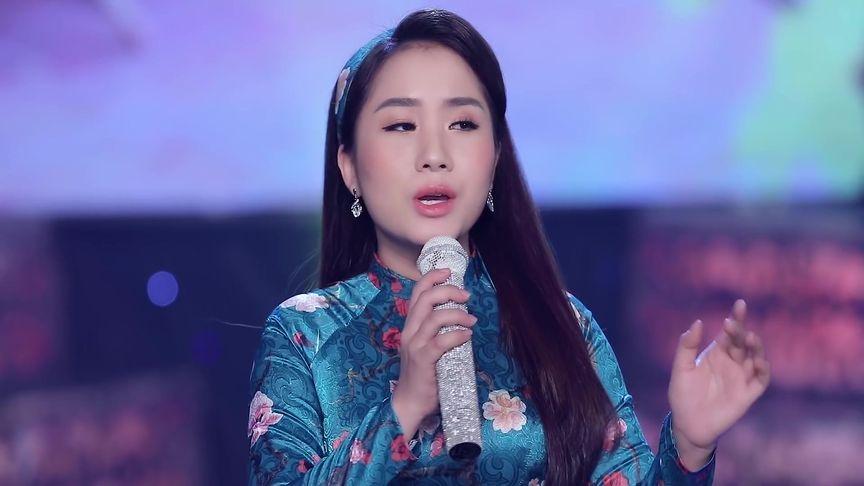 Malia thanh lịch nhưng cũng trưởng thành hơn về phong cách thời trang.