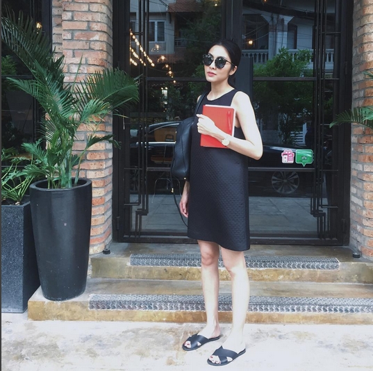 Tăng Thanh Hà hào hứng chia sẻ về khoảnh khắc thú vị ở đời thường 'Mang dép lê thôi mà'.
