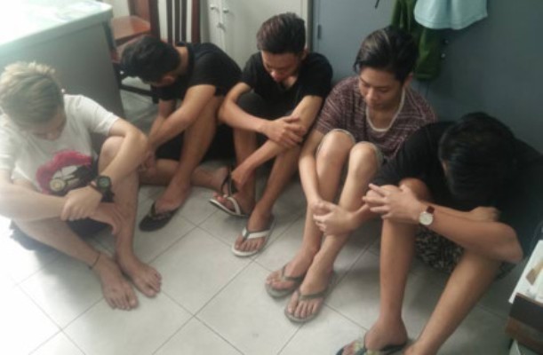30 côn đồ tuổi teen