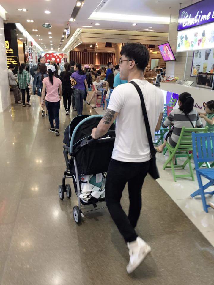 Ưng Hoàng Phúc 'Cảm giác hạnh phúc nhất của Phúc là được thấy thiên thần Quốc Minh lớn lên từng ngày...'.