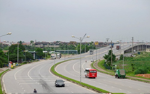 Theo thông báo, hai tuyến đường trên cũng được đặt liền nhau, nối từ đường Võ Văn Kiệt, Võ Nguyên Giáp đến Cầu Đông Trù. Việc gắn biển cho các tuyến đường, phố mới sẽ thực hiện nếu được HĐUBND Hà Nội khóa XV thông qua vào đầu tháng 8.