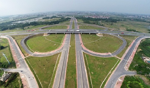 UBND TP Hà Nội vừa ra tờ trình về việc đặt tên, điều chỉnh độ dài một số tuyến đường, phố, công trình công cộng trên địa bàn năm 2016. Theo đó, tuyến đường chạy qua địa bàn huyện Đông Anh sẽ có thêm tuyến đường Hoàng Sa và đường Trường Sa.