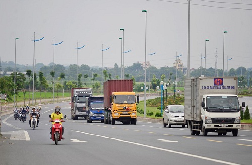 Tuyến đường dự kiến đặt tên Hoàng Sa - Trường Sa thực chất là đường 5 kéo dài mới hoàn thành đầu tư nâng cấp, mở rộng. Dự án khởi công từ 2005, khánh thành cuối năm 2014.