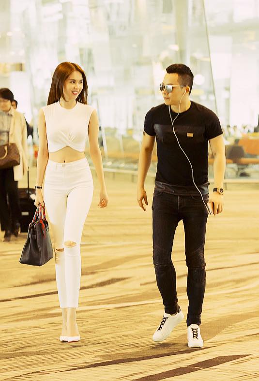 Khắc Tiệp thể hiện tình cảm với Ngọc Trinh 'Không cần quá nhiều cô gái tốt. Chỉ cần 1 cô gái như em là đủ'.