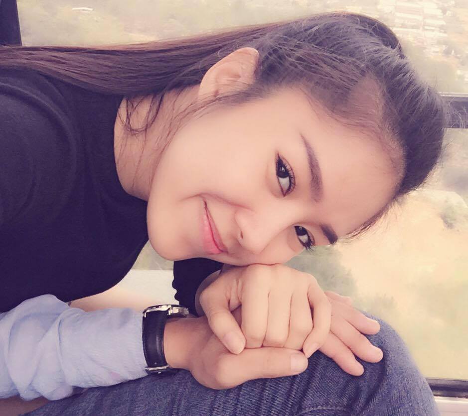Lê Phương tay trong tay tình tứ bên người đàn ông giấu mặt. Nhiều người đồn đoán bàn tay đó chính là của người yêu nữ diễn viên - ca sỹ Phạm Trung Kiên.