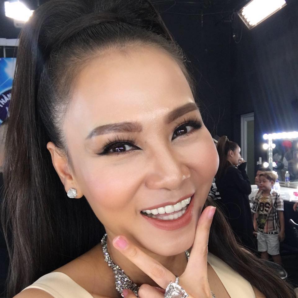 Ca sỹ Thu Minh 'Phù !!! xong Idol rồi...dzìa dzới Gấu con đây...!!!'.