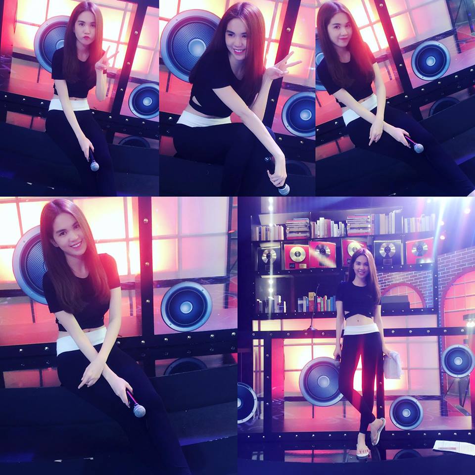 Ngọc Trinh siêu nhắng nhít khi tập hát trong phòng karaoke.