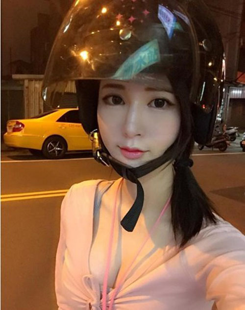 Qua tìm hiểu thông tin trên mạng, được biết, Dianae Lu là bà mẹ đơn thân, đang mang trong mình đứa con đầu lòng.Nhờ ngoại hình xinh xắn, đôi mắt tơ tròn cùng khuôn mặt búp bê nên cô có khá nhiều fan trên mạng xã hội.Hiện cô đang làm công việc kinh doanh thời trang, mỹ phẩm.
