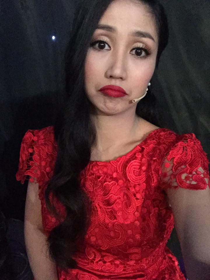 Ốc Thanh Vân làm mặt xấu 'Chưa quay xong. Thèm về chuồng. Thèm mùi chúng nó. Thèm tất tần tật thuộc về cái chuồng'.