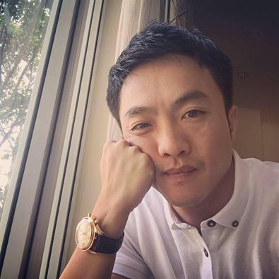 Cường Đô la trầm ngâm 'Phương hướng quan trọng nhiều hơn tốc độ. Nhiều người đi rất nhanh nhưng chẳng biết đến đâu!'.