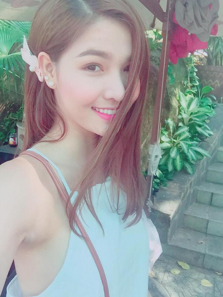 Kỳ Hân dịu dàng 'Chào ngày mới'.