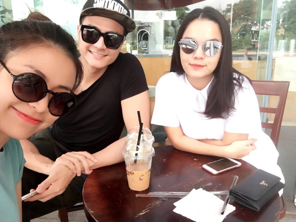 Phạm Quỳnh Anh hội ngộ Hoàng Thùy Linh và Vĩnh Thụy '7h cặp đôi của năm rủ đi ăn sáng, cafe... Tưởng nằm mơ chứ ngoài nhân viên văn phòng như mình thì nghệ sỹ nào chịu lọ mọ chơi với mình giờ này?'.