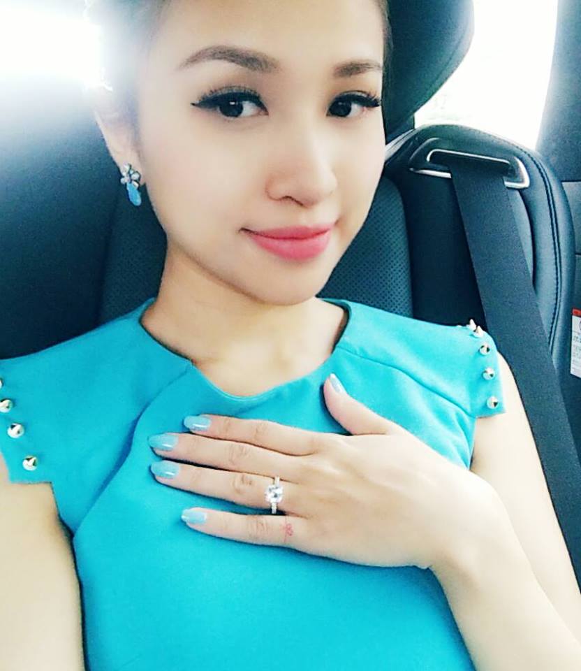 Thanh Vân Hugo 'Có những thứ bạn có bao nhiêu tiền cũng vĩnh viễn không bao giờ mua nổi ... Đó là những gì chân thật nhất, rung động nhất, bản năng nhất và cũng phù phiếm nhất ! Tôi muốn buộc gió lại, cho hương đừng bay đi ...'.