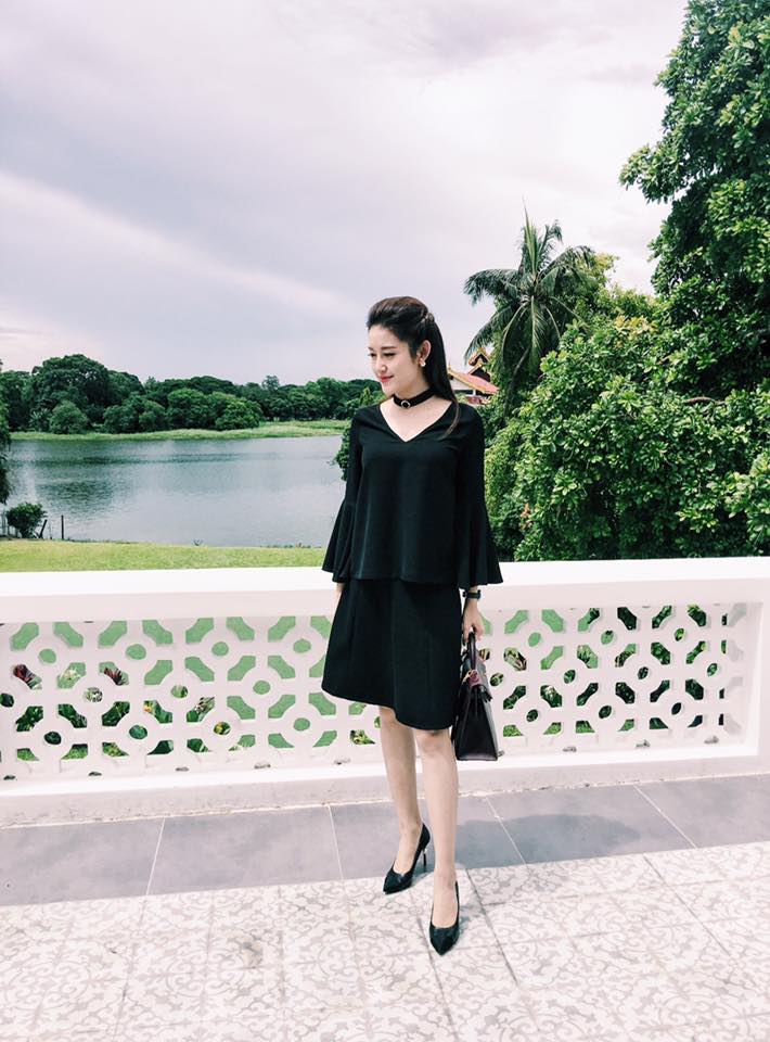 Á hậu Huyền My 'Vì em yếu đuối. Muôn đời em vẫn yếu đuối'.