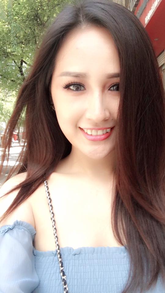 Mai Phương Thúy 'Mai đi mua Harry Potter hay chờ được tặng?'.