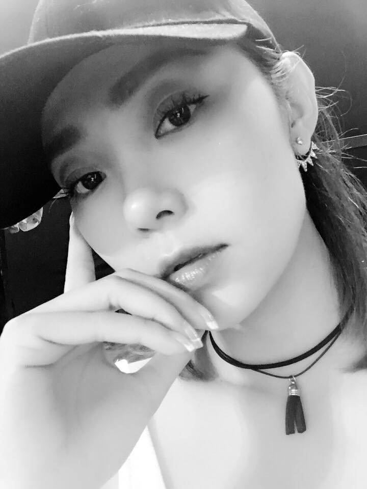 Ca sỹ kiêm diễn viên Minh Hằng siêu ngầu 'Mặt lạnh tanh nhưng tim kêu lách cách...'.