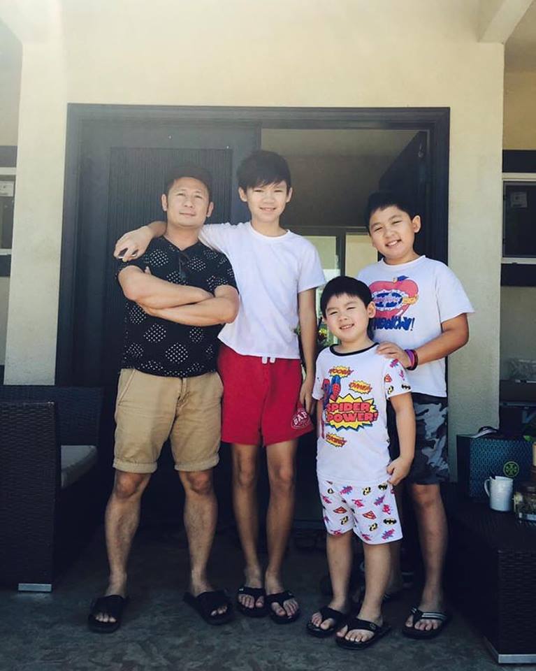 Bằng Kiều 'Bố đã cao lừng lững mà bạn anh cả mới 13 tuổi còn cao hơn bố luôn...'.