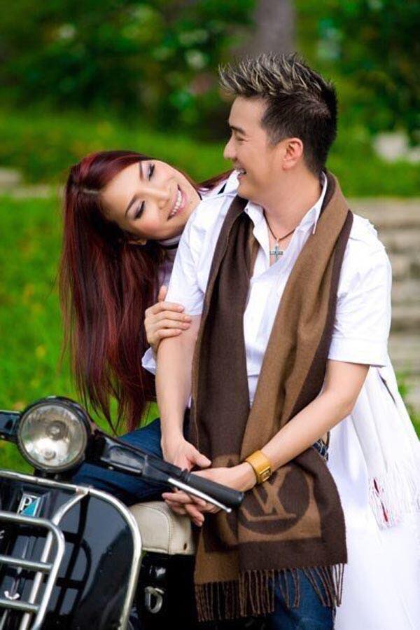 Đàm Vĩnh Hưng 'Khẳng định một câu chắc hơn bắp luôn! Em là 1 người trong số rất rất it những ngừơi em, người đồng nghiệp, người bạn có thể lấy hết tình thương, lòng tin và sự hy sinh của Đàm Vĩnh Hưng'.