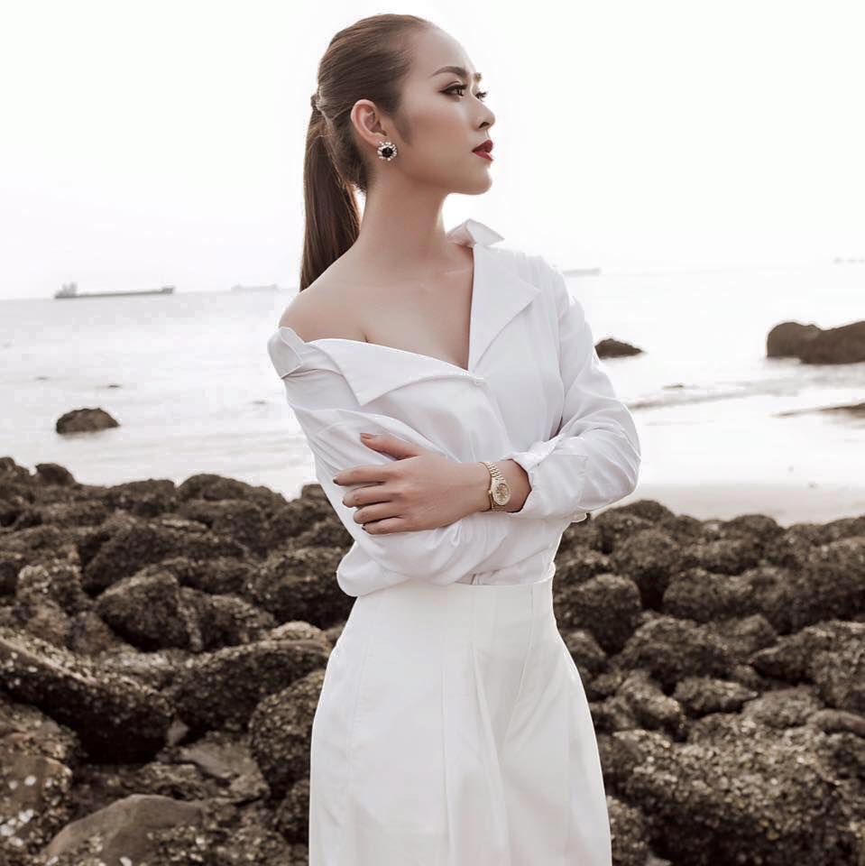 Diệp Bảo Ngọc 'Đàn bà cô đơn lâu dần sẽ mất cảm giác an toàn với người khác, họ thu lòng và tự khẳng định rằng họ sẽ ổn cho dù một mình. Cho đến khi gặp được người đàn ông thật sự thuộc về họ, mọi thứ sẽ bắt đầu thay đổi...'.