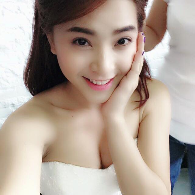 Hải Băng diện đầm cưới dễ thương, dấy lên tin đồn kết hôn với chồng cũ Diệp Bảo Ngọc - nam diễn viên Thành Đạt.